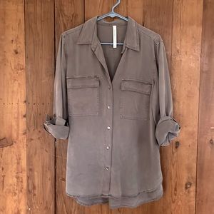 Aritzia Babaton button up